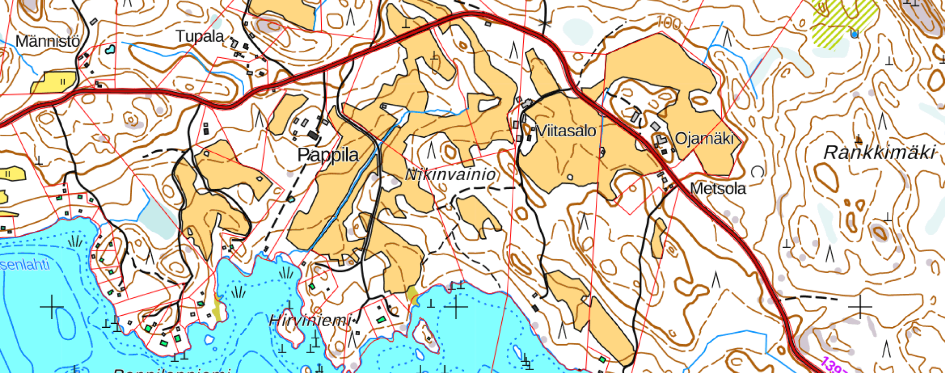 Haltianselkä sijaitsee Kukkian pohjoispuolella. Hirviniemenoja laskee sen pohjoisrannalle. Hirviniemenoja