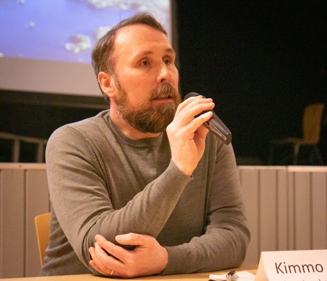 Kimmo Kuoppamäki muistaa Jouttijärven lapsuudestaan kirkasvetisempänä. – Silloin rannoilla oli vielä hiekkarantoja, hän muistelee. Kimmo Kuoppamäki