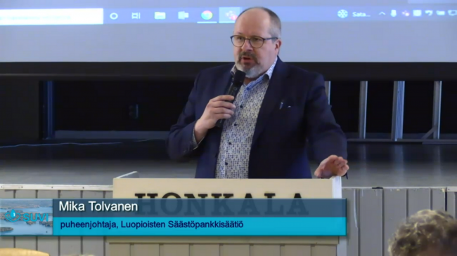 Suvi-hankkeen alullepanijan ja rahoittajan Luopioisten Säästöpankkisäätiön puheenjohtaja Mika Tolvanen avasi Suvi-seminaarin. Mika Tolvanen