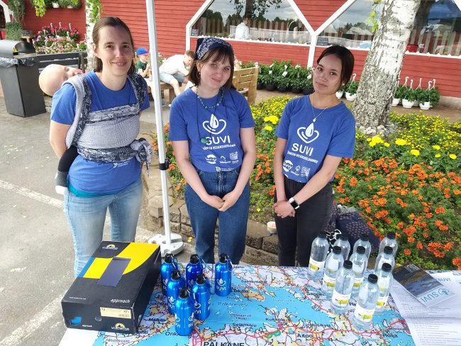 Suvi-hankkeen kesätyöntekijät jalkautuvat viimevuotiseen tapaan kesätapahtumiin kertomaan Pälkäneen vesistä ja niiden hyväksi tehtävästä työstä. nuoret