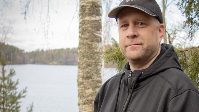 Tomi Riihiranta esitteli Kotiranta kuntoon -kurssilaisille Metso-kohteitaan. Tomi Riihiranta