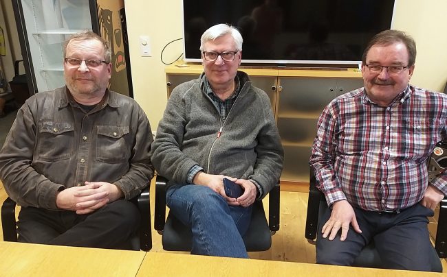 Aito Suvi ry:n puheenjohtajana toimii Reijo Syrjäläinen (oikealla). Hallituksen uusiksi jäseniksi valittiin Thomas Penttilä (vasemmalla) ja Seppo Rekolainen. Aito Suvi ry hallitus