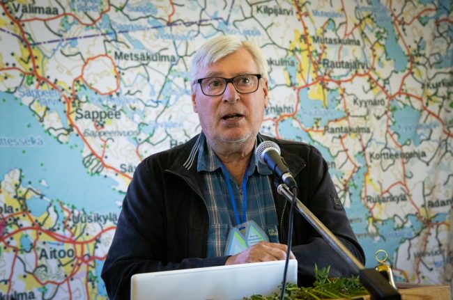 Seppo Rekolainen kertoi Suvi-seminaarissa, miten ilmastonmuutos näkyy jo nyt Kukkian tilassa ja millaisia vaikutukset ovat tulevaisuudessa. Seppo Rekolainen