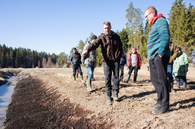 Holjan kaksitasouomaan tutustuttiin kosteikkokierroksella huhtikuussa 2025. Holja Myllyoja